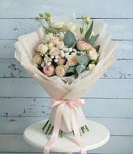 Букет цветов из:  Розы и Лизиантусы в Цветковский