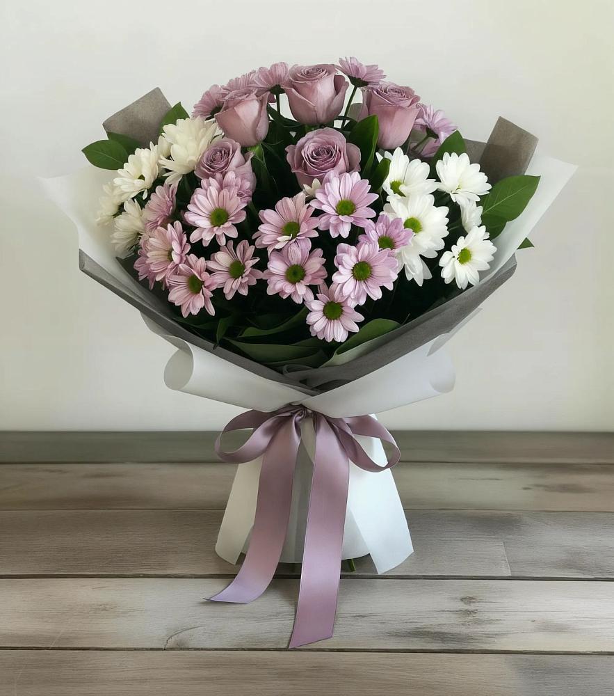 Букет цветов из: Хризантемы и Розы в Цветковский