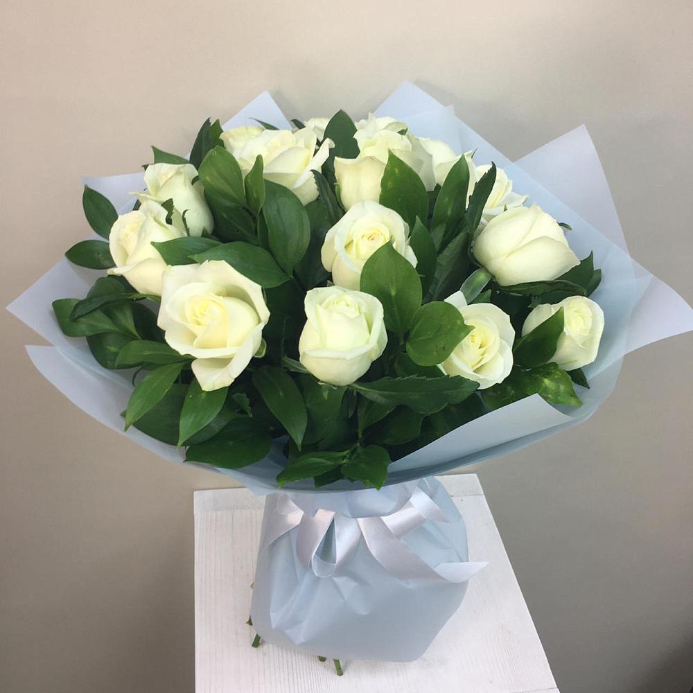 Букет 15 Белых роз Проуд в Цветковский