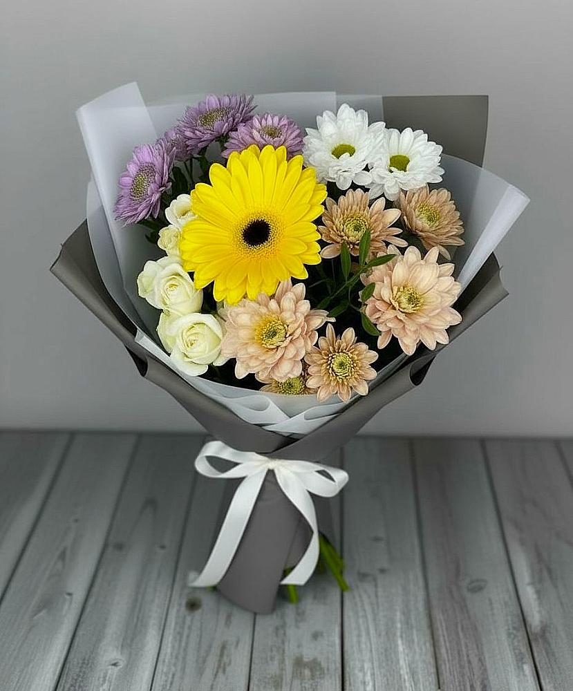 Букет цветов из: Розы, Герберы и Хризантемы в Цветковский