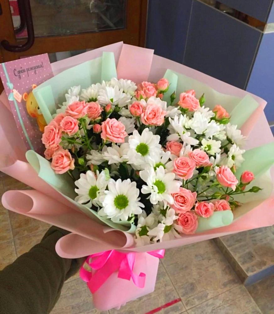 Букет цветов из: Розы и Хризантемы в Цветковский