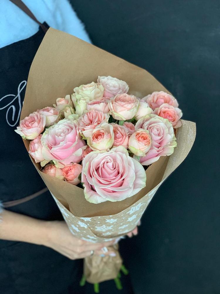 Букет цветов из: Хризантемы и Розы в Цветковский