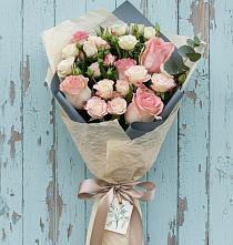 Букет цветов из:  Розы в Цветковский