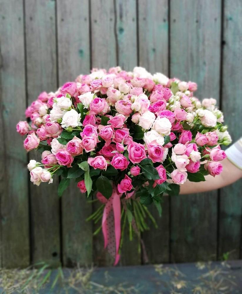 Букет Розовые кустовые розы Натали и Лав Лидия в Цветковский