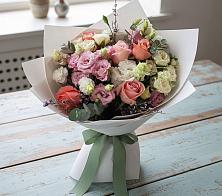 Букет цветов из:  Розы, Лизиантусы и Гвоздики в Цветковский