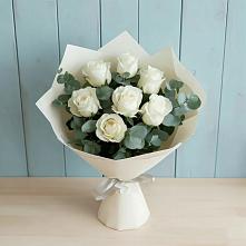 Букет Белые розы в Эвкалипте в Цветковский