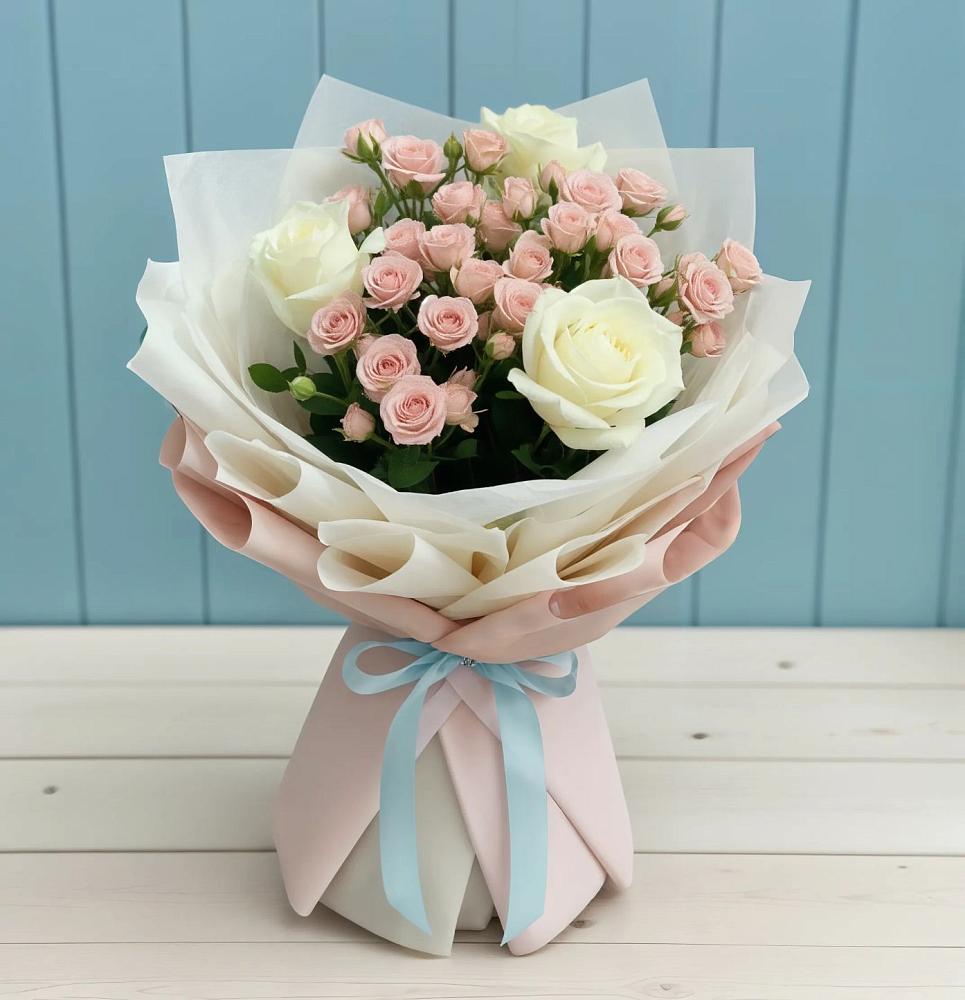 Букет цветов из: Розы в Цветковский